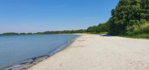 Njut av solen, havet, stranden! in Sölvesborg